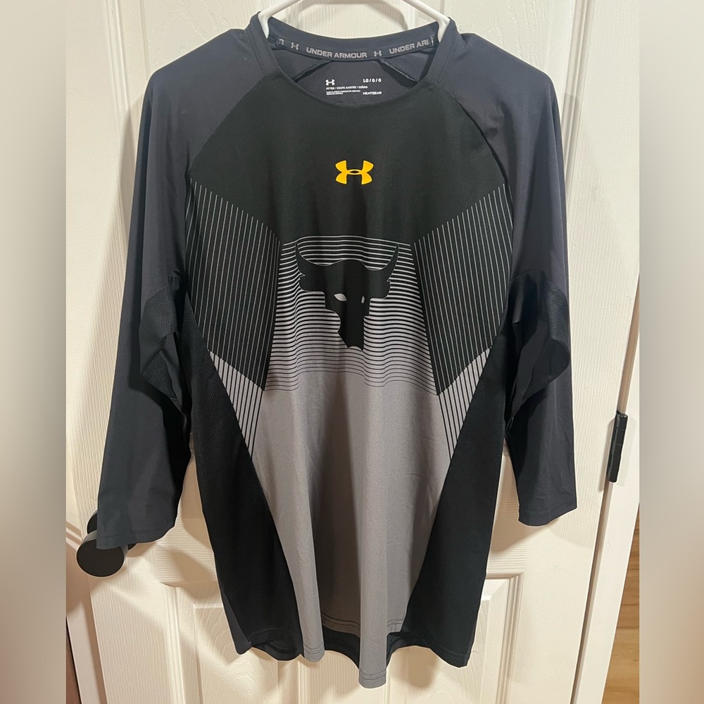 Under Armour Fitted Shirt, Size Large